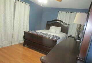 12 Timberwood Dr in Goffstown, NH - Building Photo - Building Photo