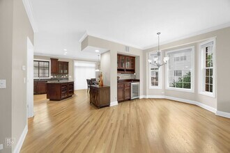 940 Shandrew Dr in Naperville, IL - Building Photo - Building Photo