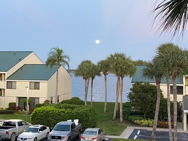 1825 Tarpon Ln in Vero Beach, FL - Building Photo - Building Photo
