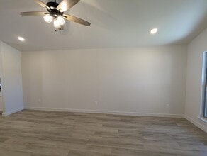 2008 Cottonwood Ave in Wolfforth, TX - Building Photo - Building Photo