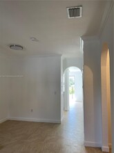 17720 NW 73rd Ave in Hialeah, FL - Building Photo - Building Photo
