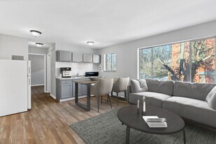 Newly Renovated 1 bedroom - Dana Heights in Cincinnati, OH - Building Photo
