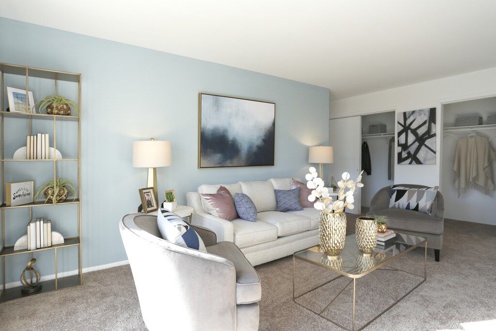 Durham Woods Apartments in Edison, NJ