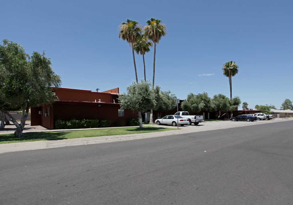 California Apartments in Chandler, AZ - Building Photo