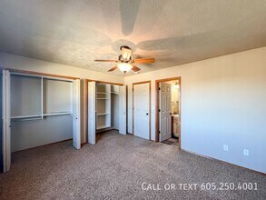3600 W 93rd St, Unit 3600-3 in Sioux Falls, SD - Foto de edificio - Building Photo