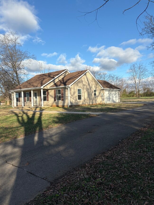3318 Richpond Rockfield Rd in Bowling Green, KY - Building Photo - Building Photo