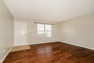 2203 McKelvey Rd in Maryland Heights, MO - Building Photo - Building Photo