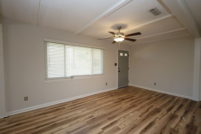 282 Parkview Cir in Valdosta, GA - Building Photo - Building Photo