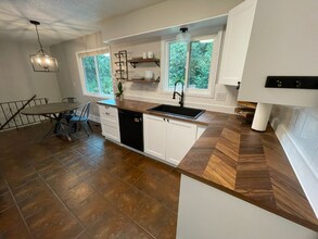 11230 SW 90th Ave in Tigard, OR - Building Photo - Building Photo