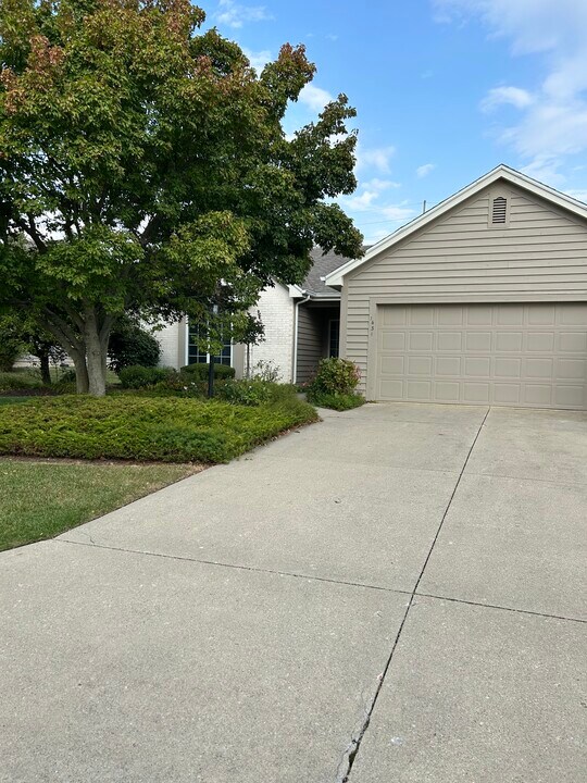 1431 Shingle Oak Pointe in Fort Wayne, IN - Building Photo