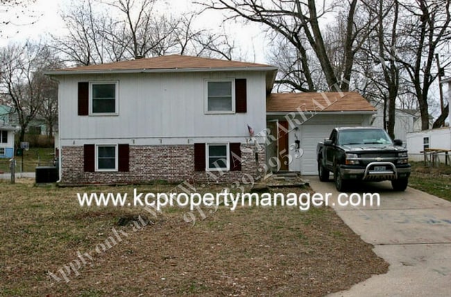 property at 18916 E Arrowhead Dr