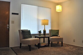 1144 West 3rd Street, Unit UnitB in Chico, CA - Building Photo - Building Photo