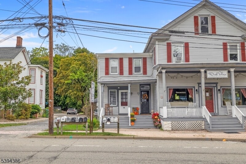 16 Schooleys Mountain Rd in Washington Township, NJ - Building Photo