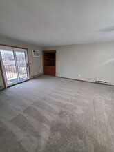 1635 S Coachlight Dr in New Berlin, WI - Building Photo - Building Photo