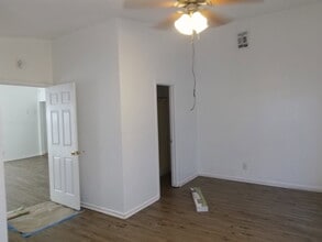 302 Pennystone Ave in San Antonio, TX - Building Photo - Building Photo