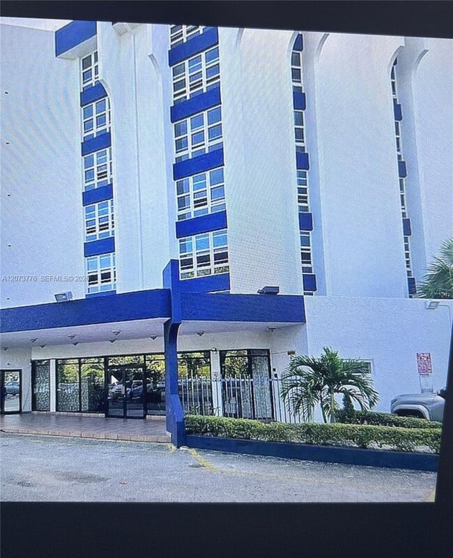 property at 9682 Fontainebleau Blvd