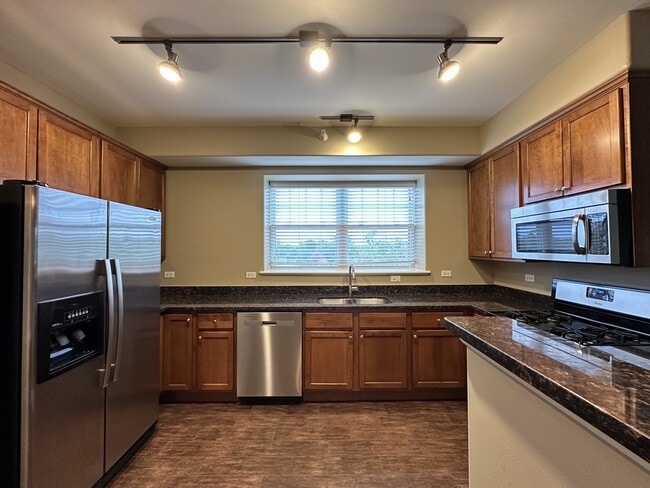 2 Itasca Place, Unit 914 in Itasca, IL - Building Photo - Building Photo