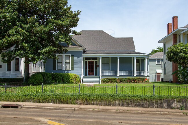 property at 1214 Jackson St