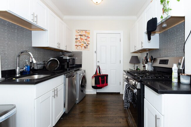 3819.5 N Greenview Ave in Chicago, IL - Building Photo - Building Photo