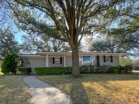 2324 N 50th St in Waco, TX - Building Photo