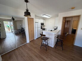 51 Kopi Ln in Wailuku, HI - Building Photo