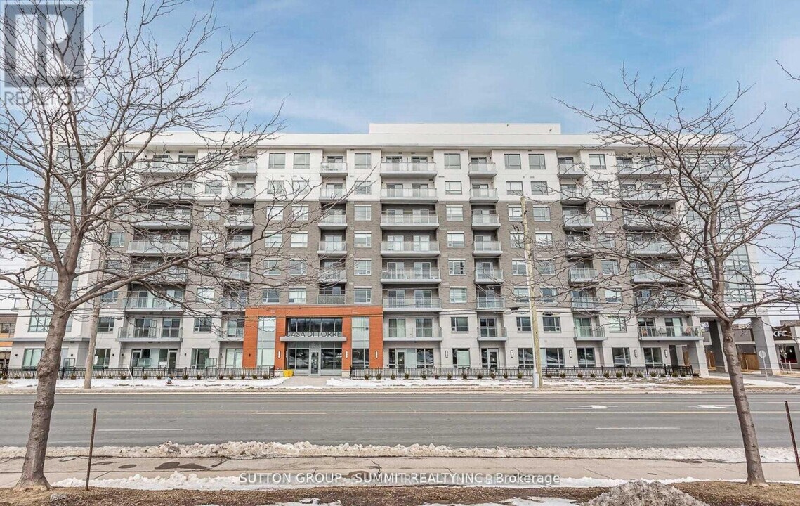 121 Hamilton Region R8 Rd in Hamilton, ON - Building Photo