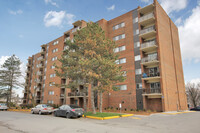 860 Blackthorne in Ottawa, ON - Building Photo - Building Photo