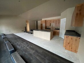 7493 N Paw St in Wasilla, AK - Building Photo - Building Photo