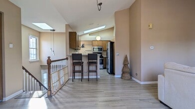 918 Ridgefield Ln in Wheeling, IL - Building Photo - Building Photo