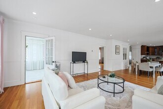 22-24 Ellison Ave, Unit 24 in Boston, MA - Building Photo - Building Photo