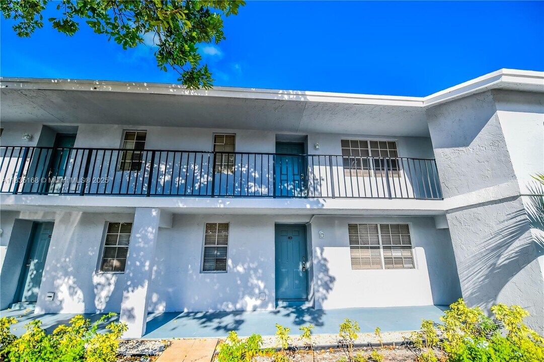 905 Southridge Rd in Delray Beach, FL - Building Photo