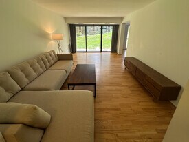 2052 Royal Fern Ct, Unit 2B in Reston, VA - Building Photo