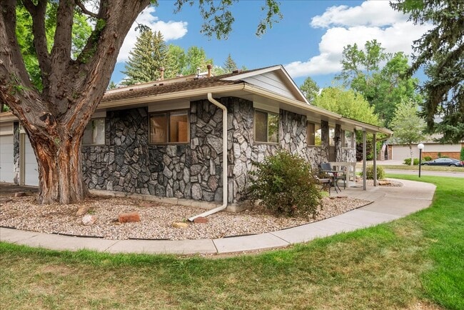 1001 Strachan Dr in Fort Collins, CO - Building Photo - Building Photo