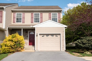 6 Parkview Ter in Ephrata, PA - Building Photo