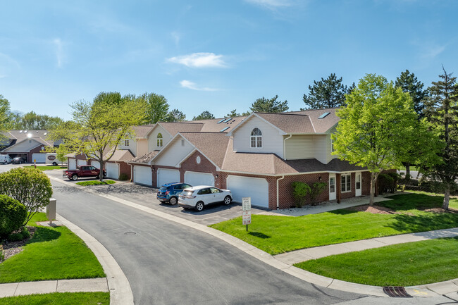 McKenzie Square in Franklin, WI - Building Photo - Building Photo