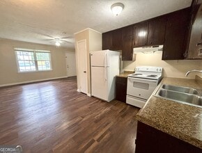 5 Gees Ln in Carrollton, GA - Building Photo - Building Photo