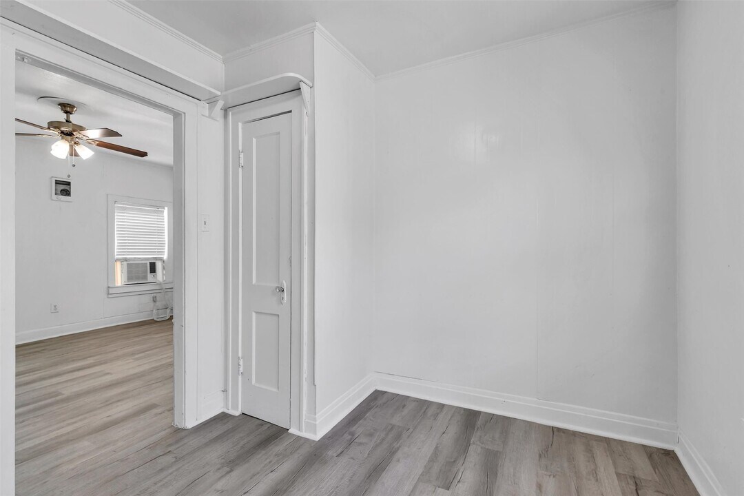 1133 W Clay St in Houston, TX - Building Photo