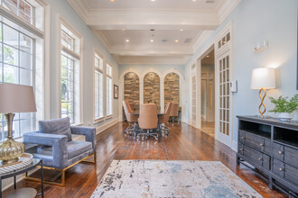Verdant Peachtree Creek in Atlanta, GA - Building Photo - Interior Photo