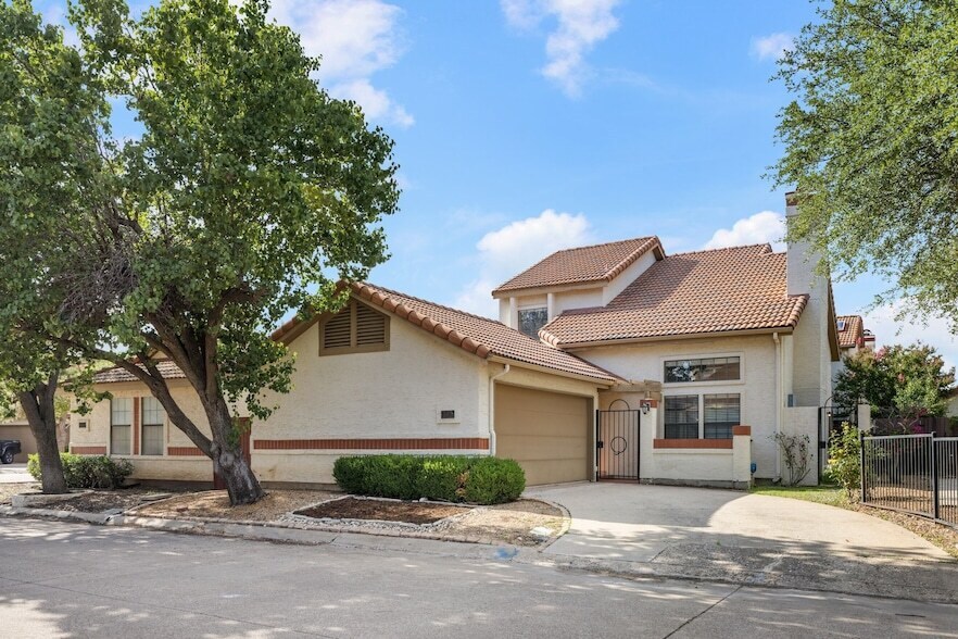 602 Mission Cir in Irving, TX - Building Photo