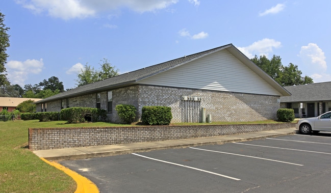 Cambridge Manor in Madison, FL - Building Photo - Building Photo