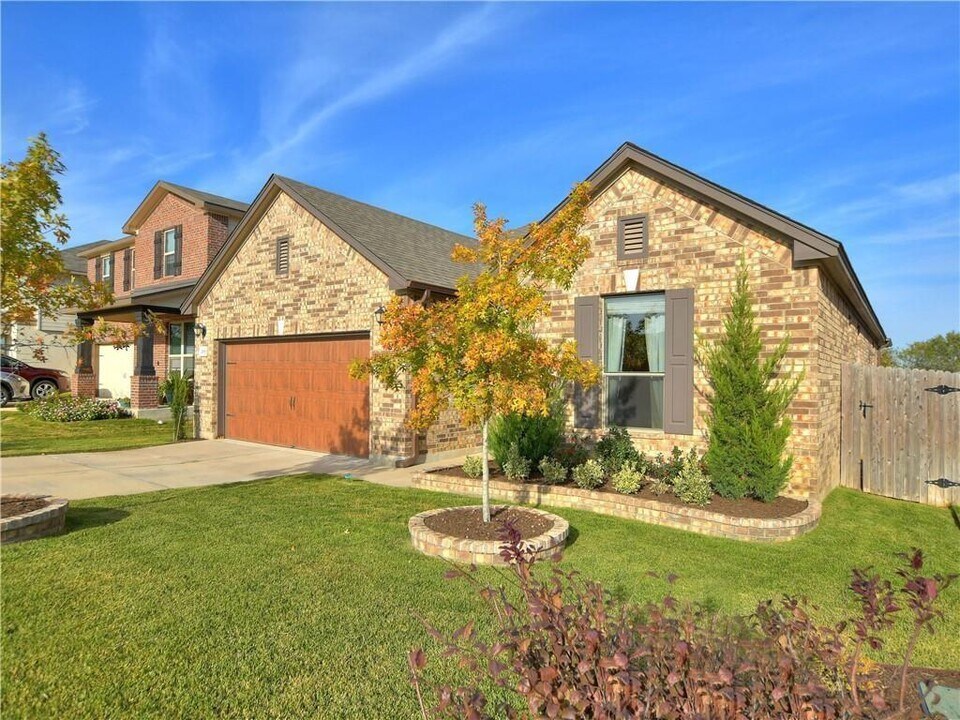 208 Alpine St in Georgetown, TX - Building Photo