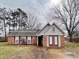 6585 Fairwood Cove in Horn Lake, MS - Building Photo