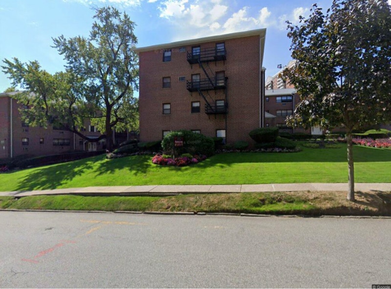 212 Prospect Ave in Hackensack, NJ - Building Photo