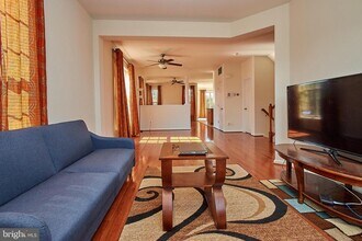 42649 Macauley Place in Ashburn, VA - Building Photo - Building Photo