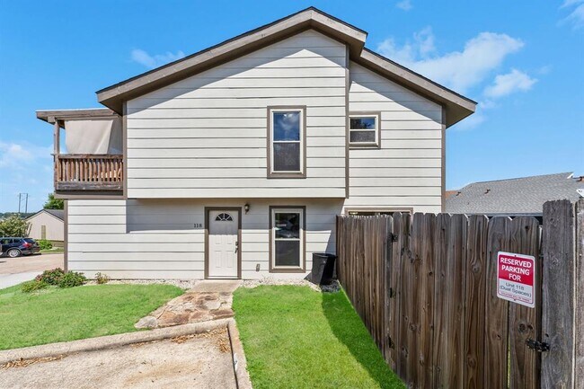118 April Point Dr N in Montgomery, TX - Building Photo - Building Photo