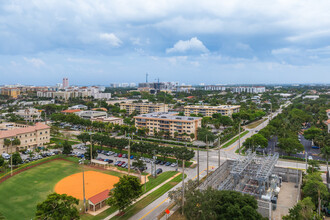 Boca Palms Condominiums in Boca Raton, FL - Building Photo - Building Photo