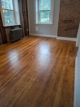 1 Sutton St in Northbridge, MA - Foto de edificio - Building Photo