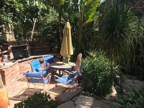 2425 Earl St in Los Angeles, CA - Building Photo - Building Photo