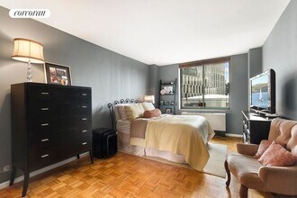 295 Greenwich St in New York, NY - Building Photo - Building Photo