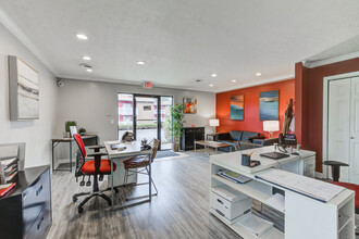 Matador North Apartments in Lexington, KY - Building Photo - Interior Photo